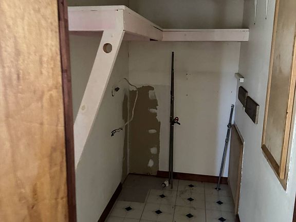 4th image of 245 Kimberly Dr