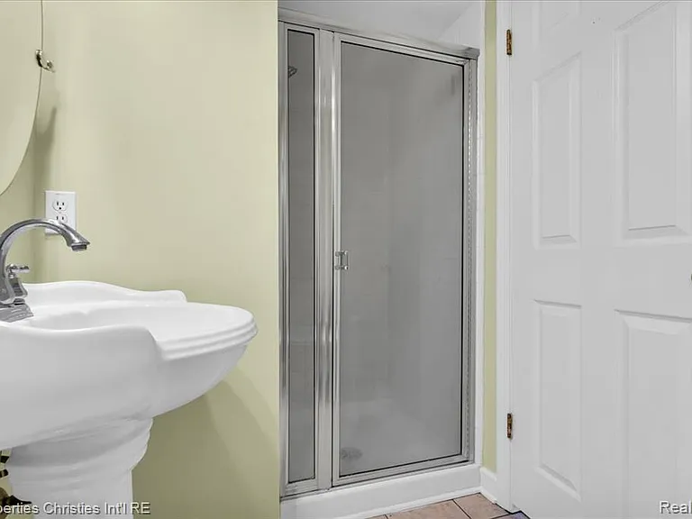6651 Hearthside Ct — Photo 18