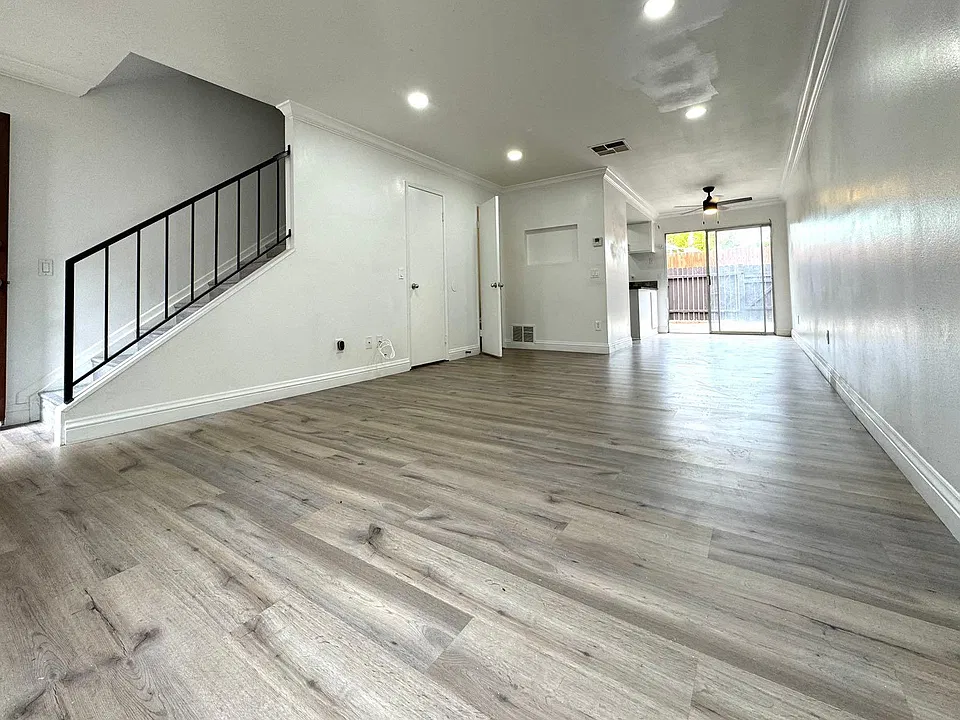 12176 Carnation Ln
