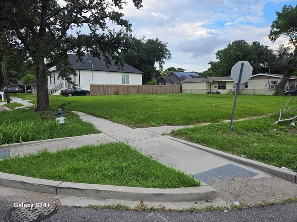 4600 Mirabeau Ave, New Orleans, LA 70126