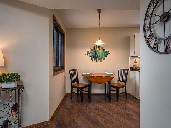 2nd image of 26 10th St W Unit 1409