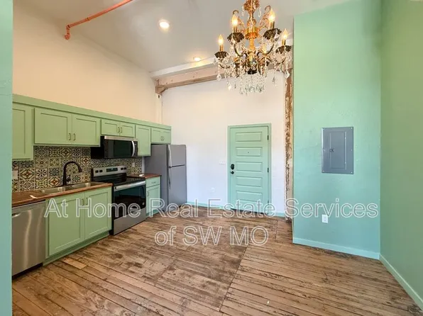 320 W Walnut St, Springfield, MO