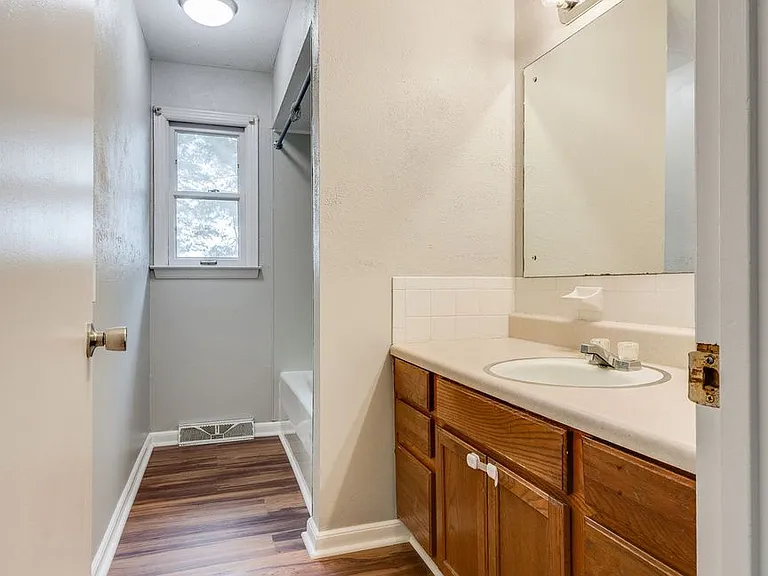 729 Foothills Rd — Photo 15