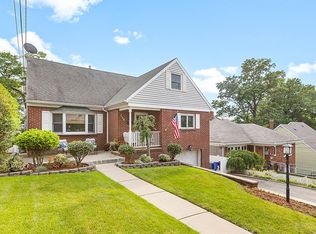 598 Elm Ave, Ridgefield, NJ 07657