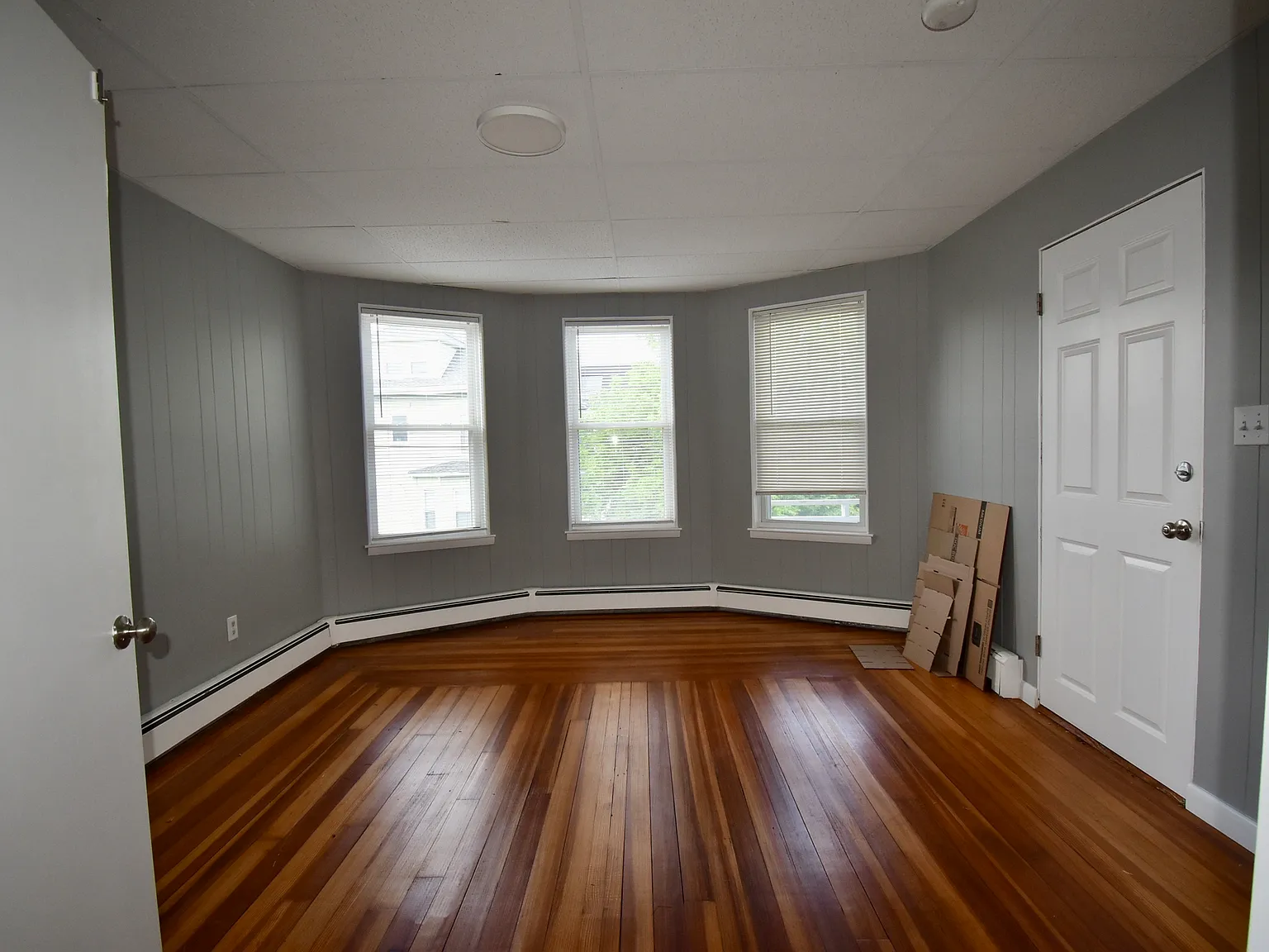 3 bed, 1100 sqft, $3,000 — Photo 3