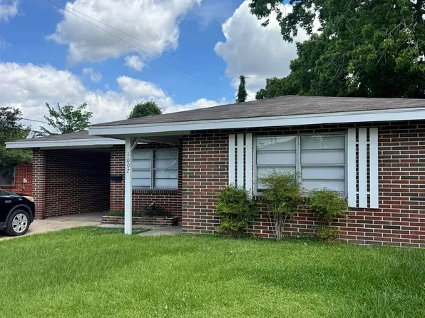 1002 Cooper Dr, Orange, TX 77630