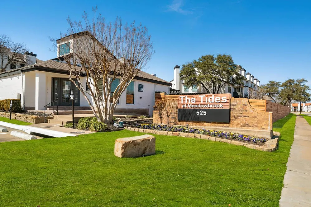 Tides at Meadowbrook — Photo 1