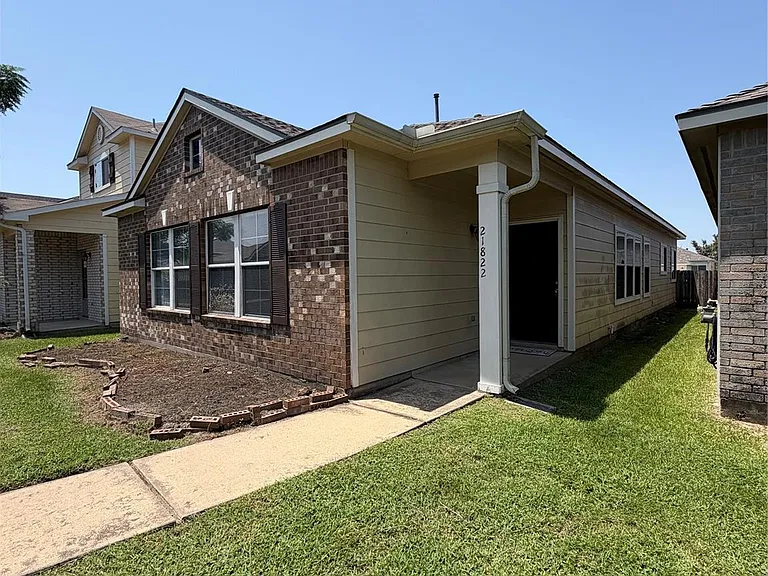 21822 Grassy Hill Ln — Photo 8