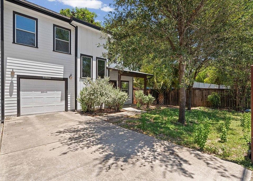 1st image of 3304 E 5th St #B