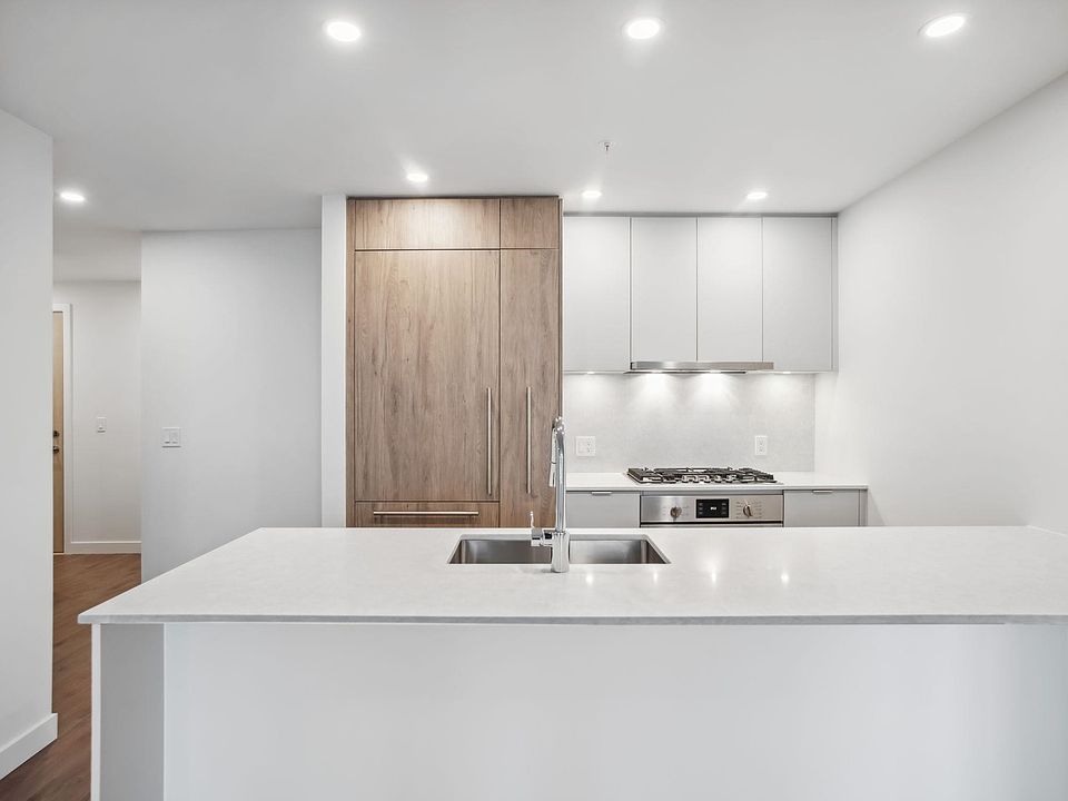 1st image of 537 Cottonwood Ave #2707