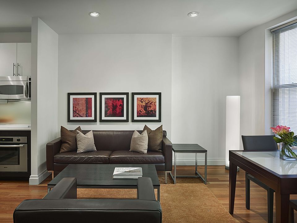 1st image of 123 W 44th St APT 1