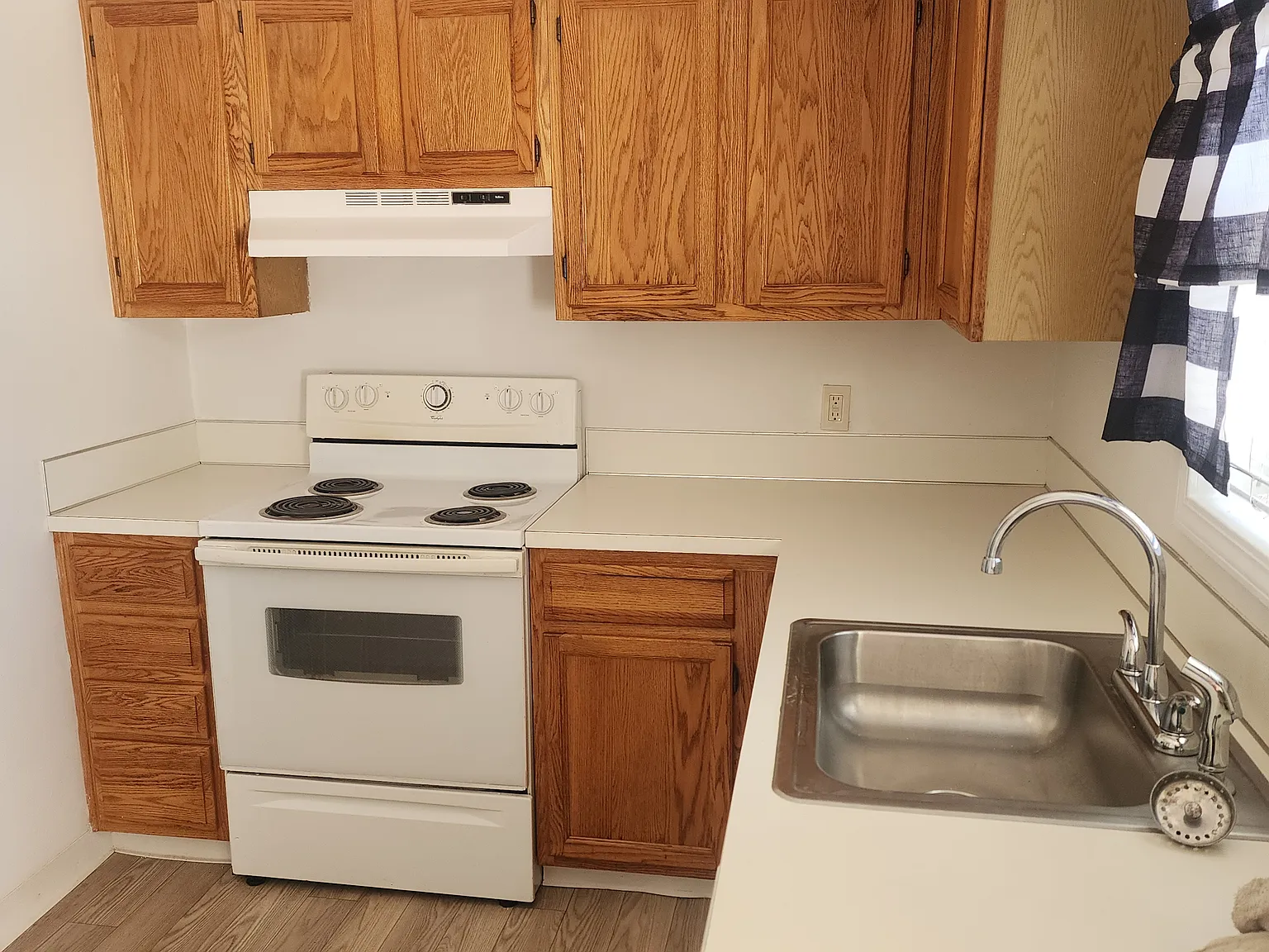 2 bed, 816 sqft, $1,600 — Photo 3