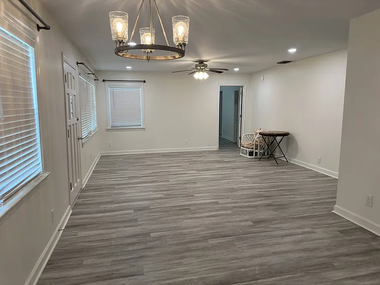 4900 S Lakewood Dr — Photo 4
