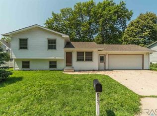 807 N Milwaukee St, Canton, SD 57013