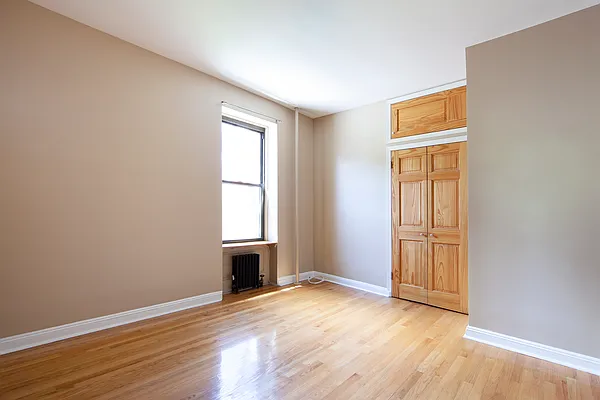 Rented by R New York | media 9