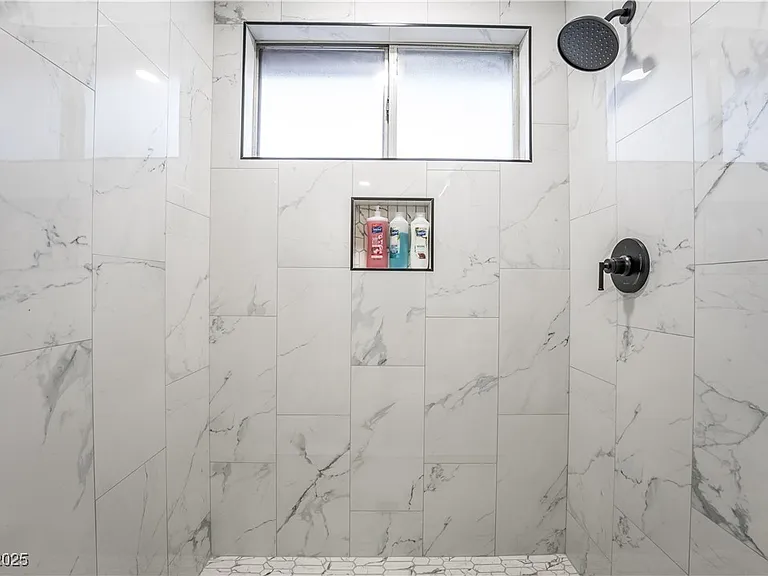 2364 Belvedere Dr — Photo 21