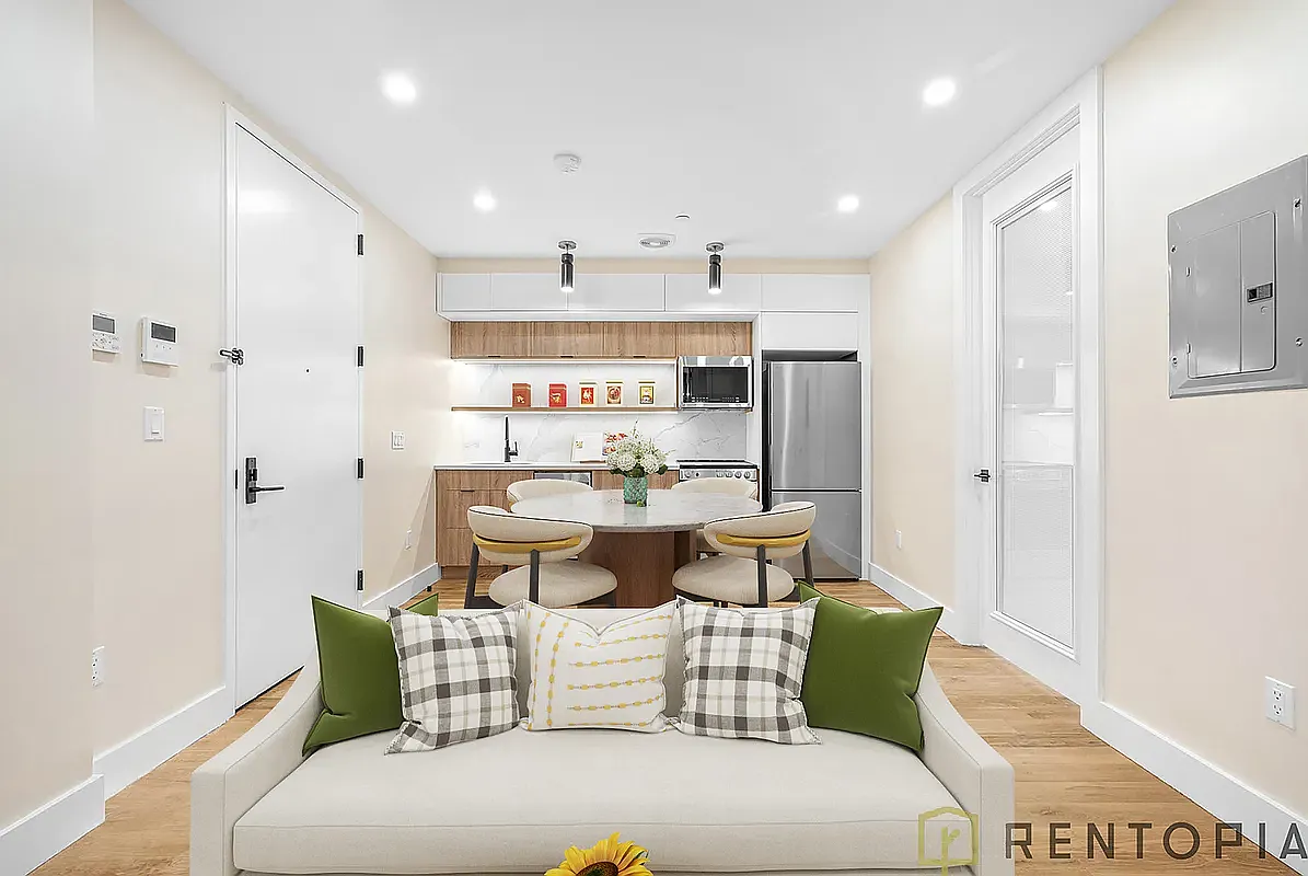 Building Photo - 28 Richardson St #3K