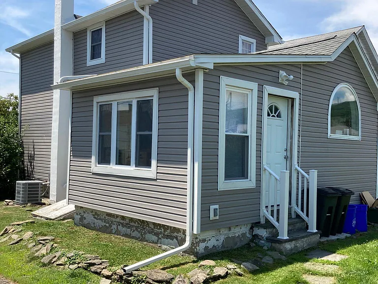 614 Warren St — Photo 26
