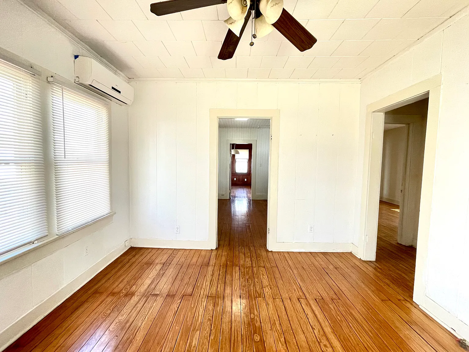 2 bed, 1000 sqft, $1,200 — Photo 4