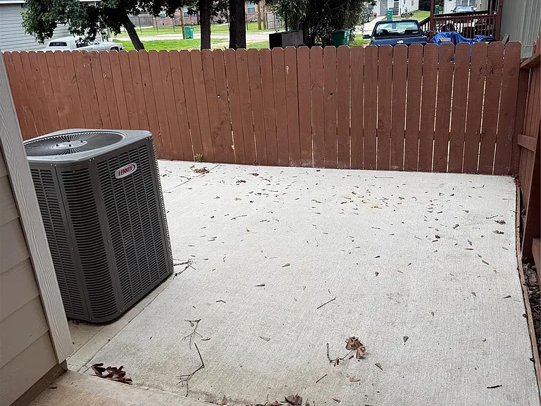 496 Golden St #A — Photo 24