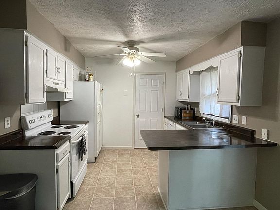 4th image of 110 N Langley Dr