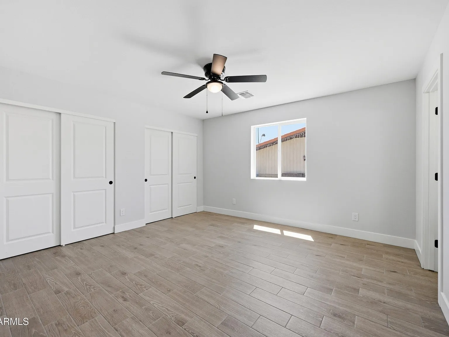 3 bed, 2100 sqft, $1,050 — Photo 4