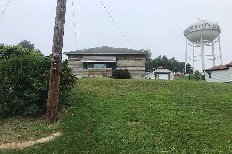1st image of 242 Woodvue Ln