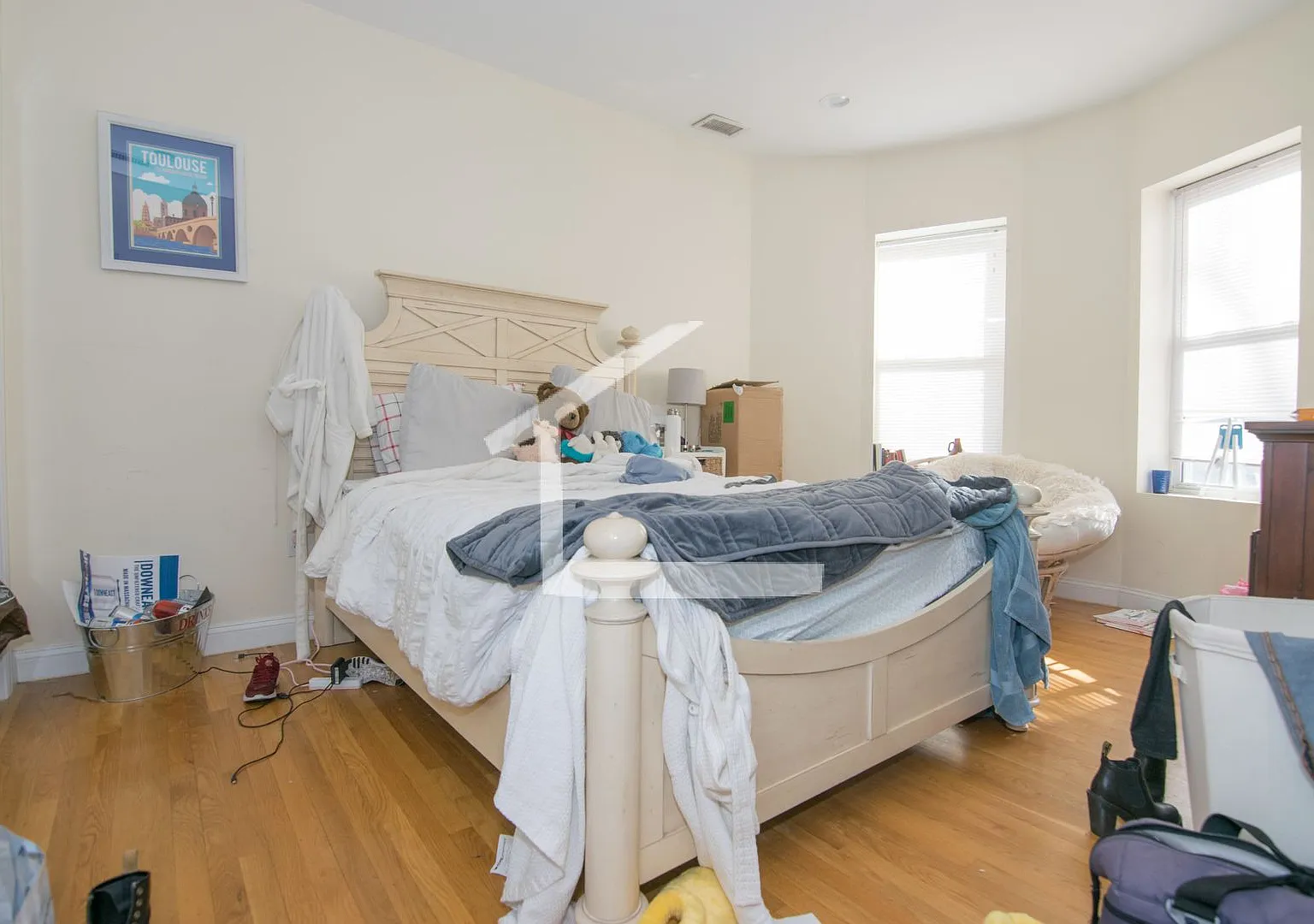 Nice 4 bed in Brookline — Photo 3