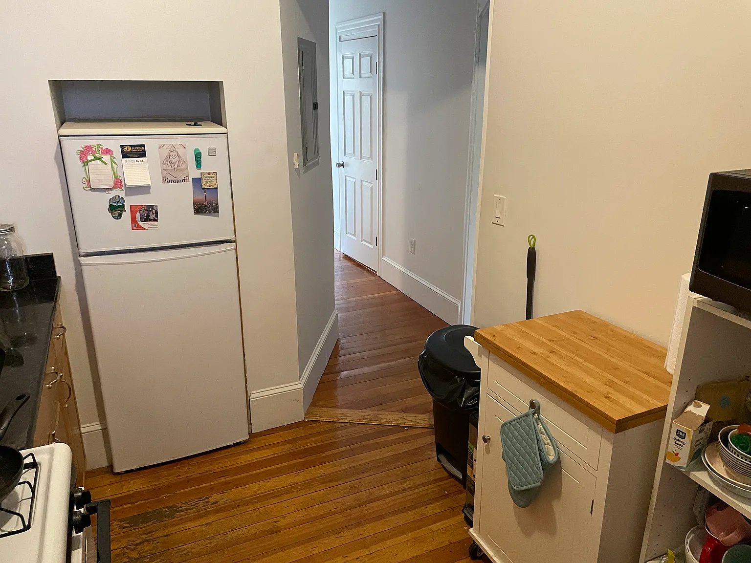 3 bed, 9999 sqft, $4,350 — Photo 3