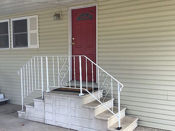 2nd image of 3201 Trudy Dr