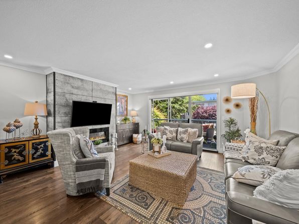 1441 Blackwood St #208, White Rock, BC V4B 3V6