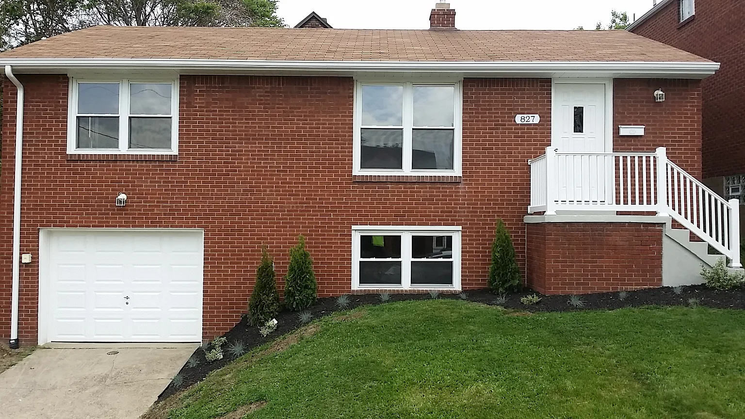 827 Lilac St photo 1