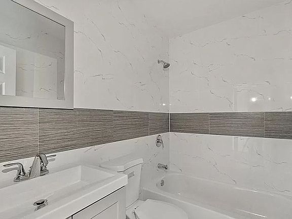 5th image of 1050 E 226th St #B