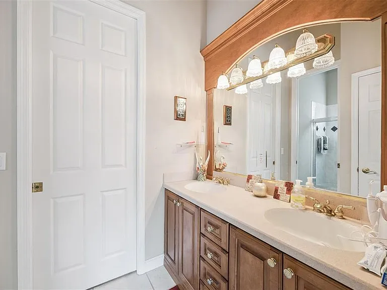8742 Southern Breeze Dr — Photo 43