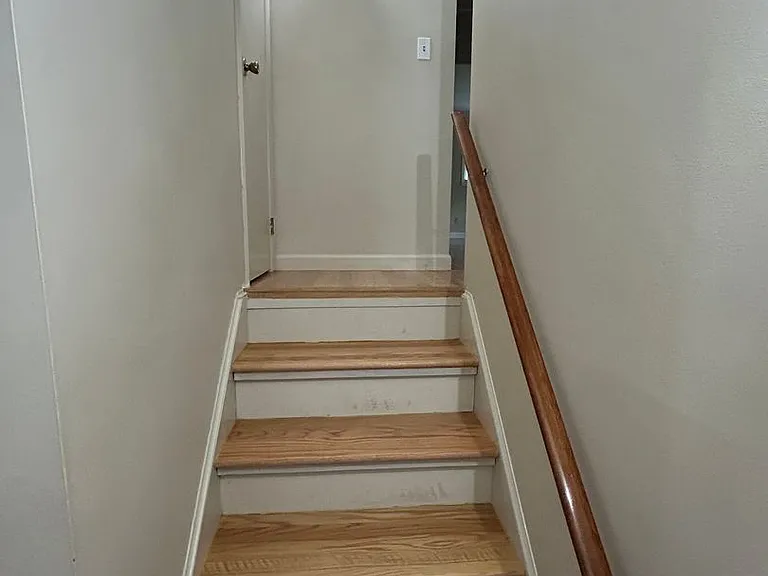 215 York Dr — Photo 16