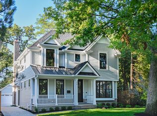 370 Adams Ave, Glencoe, IL 60022