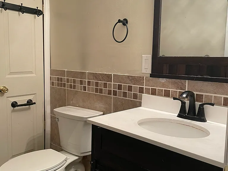 548 Grooms Rd #B — Photo 5