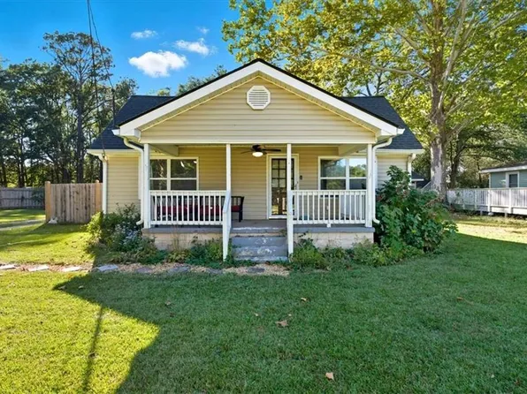 318 N Dogwood St, Villa Rica, GA 30180