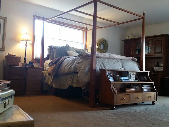 Master Bed. West wall.