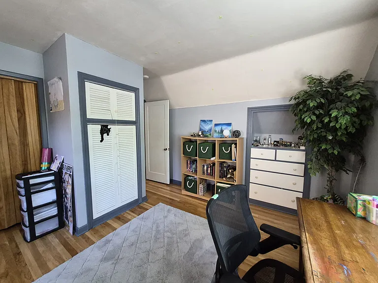 1122 E 6th St — Photo 35