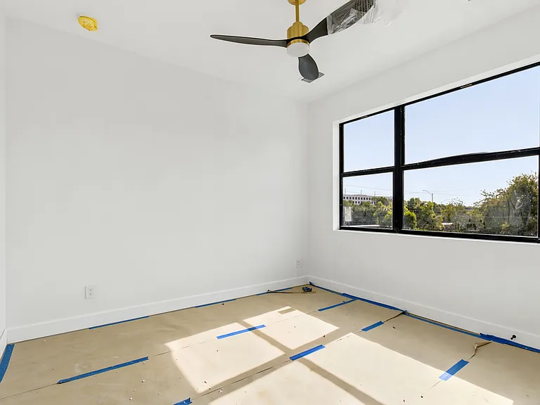 375 13th St N #2 — Photo 20