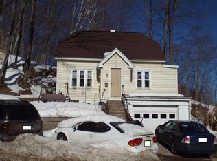 216 W Varnum St, Munising, MI 49862