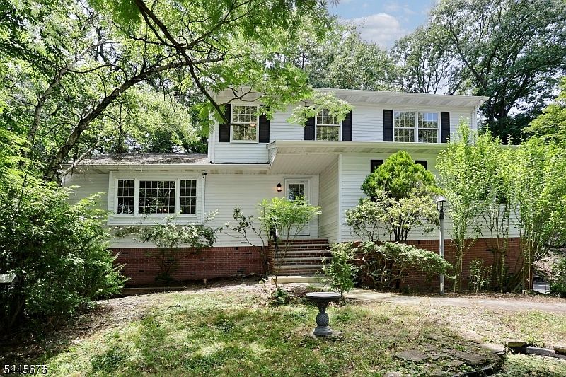 1st image of 33 Hillside Ave
