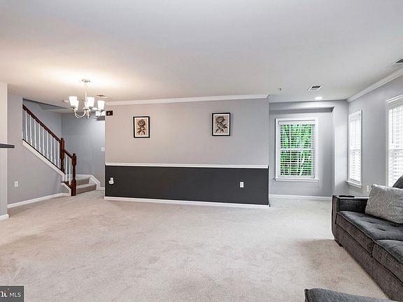 4th image of 16821 Nuttal Oak Pl #4
