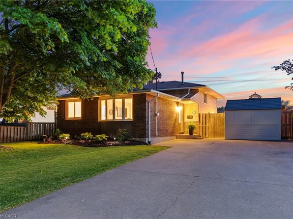 111 Meredith Dr, Saint Catharines, ON L2M 6C5