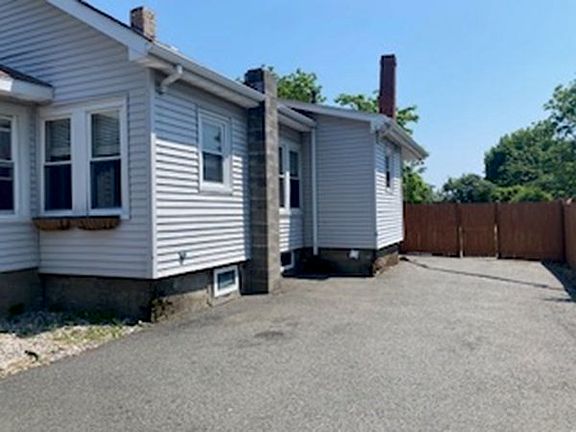 2nd image of 88 Basswood Ave