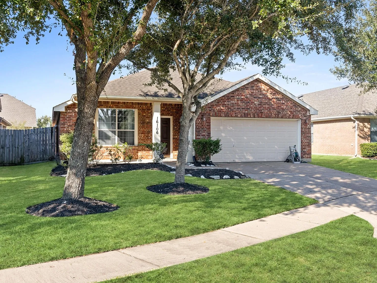 3 bed, 2.0 bath, 2133 sqft, $2,250 — Photo 2
