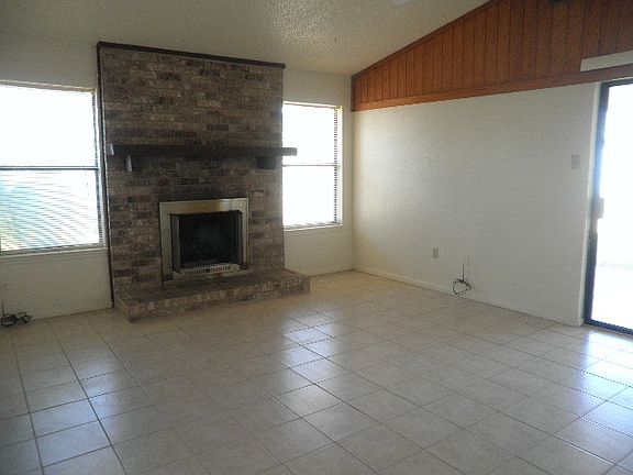 Living Room w/ Fireplace