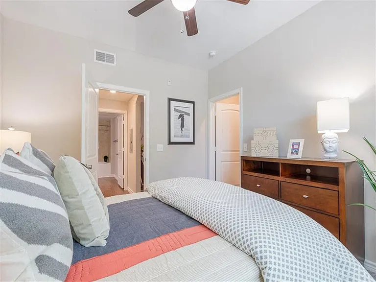 Delray Apartments — Photo 6