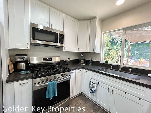 4th image of 4911 Glenhaven Dr